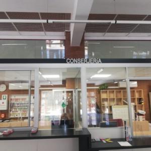 Rótulo letras corpóreas en pvc. Facultad de Biología de la Universidad de Sevilla.