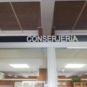 Rótulo letras corpóreas en pvc. Facultad de Biología de la Universidad de Sevilla.