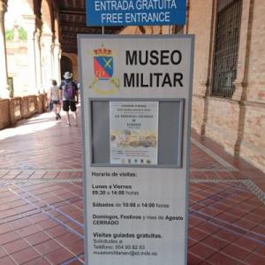 Tótem a medida para el Museo de Historia Militar de Sevilla.