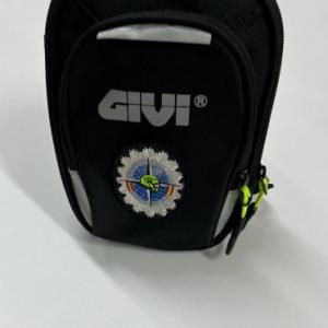 Bolso para pierna de motorista personalizado con escudo bordado. Para la Agrupación Motorista Cota Cero en Sevilla.