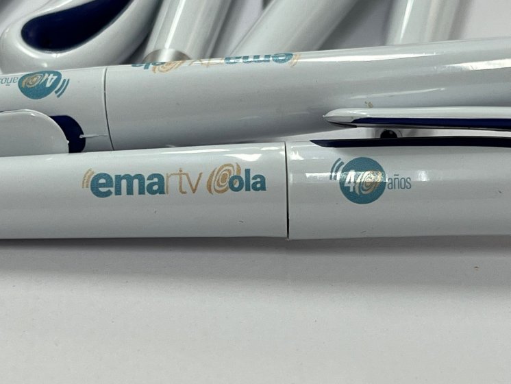 Bolígrafo grabados en impresión digital directa. Para EMA RTV en Sevilla.