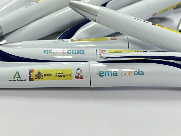 Bolígrafo grabados en impresión digital directa. Para EMA RTV en Sevilla.