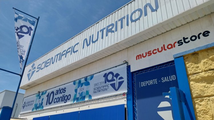 Cartel de lona publicitaria de Gran formato, enmarcado en bastidor y cosida para Scientiffic Nutrition Sevilla.