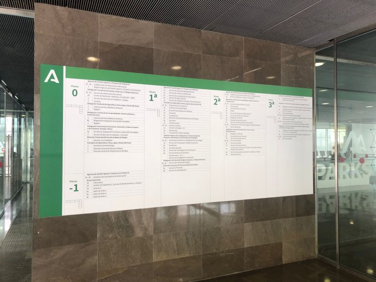 Fabricación y colocación de 18 Directorios homologados para la Consejería de gestión Agraria y Pesquera de Junta de Andalucía en Sevilla. 