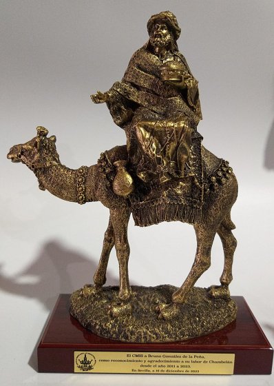 Figura trofeo de camello y Rey Mago en metal para el Círculo Mercantil de Sevilla.