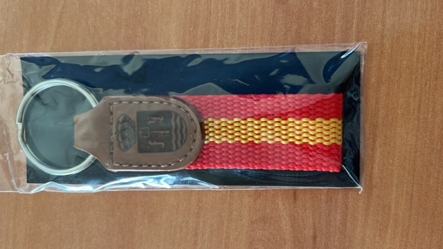 Llavero de Esapaña en tela y cuero, con escudo grabado a Láser para la Futer en Sevilla.
