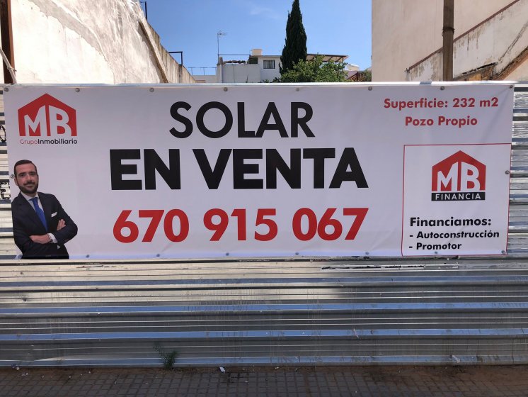 Lona promoción inmobiliaria para MB en Dos Hermanas Sevilla.