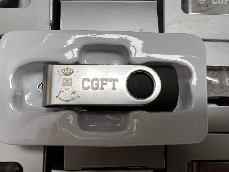 Pendrive de 32 GB grabado a láser para el Curatel General de la Fuerza Terrestre. Futer Sevilla.