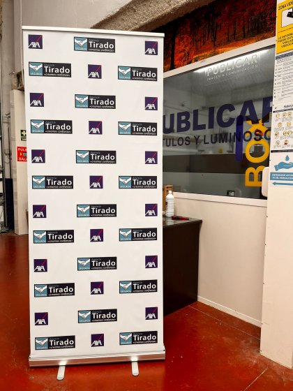 Roll up para AXA y Agencia Tirado Mediadores en Dos Hermanas Sevilla.