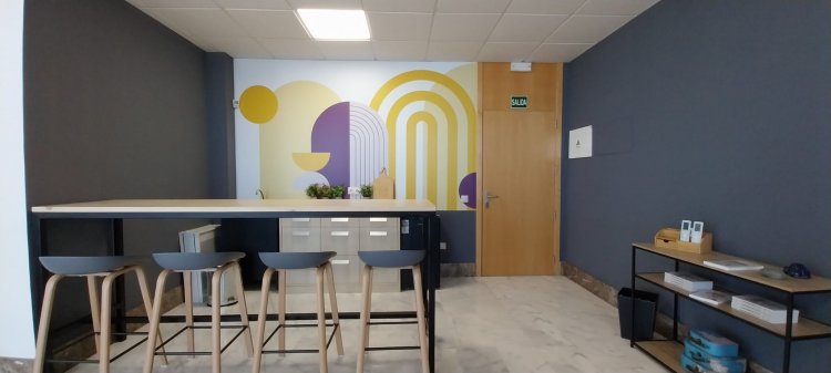 Rotulación de cristal en vinilo ácido imprimible laminado para Puertas Abiertas en Sevilla.