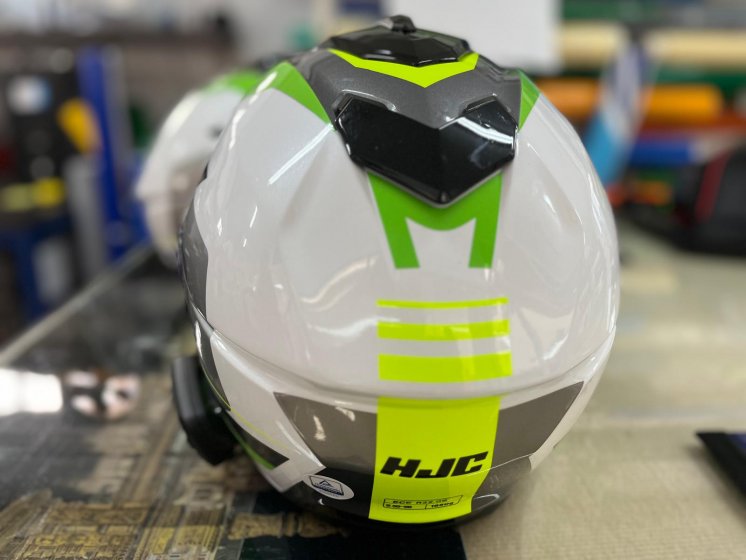 Rotulación en vinilo de casco de moto en Sevilla.