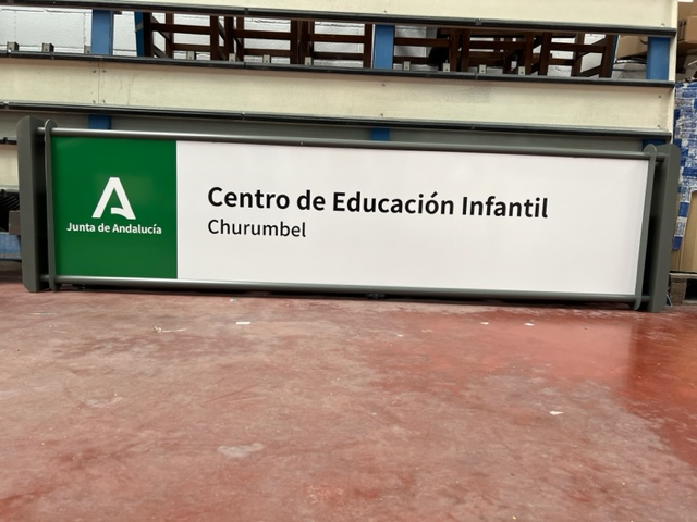 Rótulo Cartel homologado para Colegios e institutos Públicos.