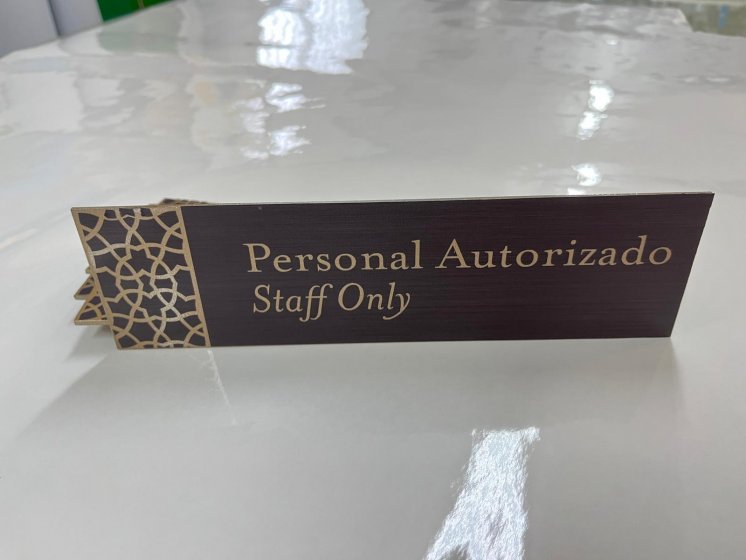 Rótulo cartel personalizado para el Hotel Alfonso XIII en Sevilla.