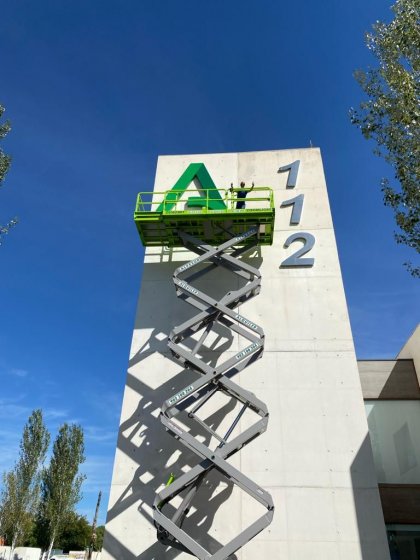 Rótulo en letra corpórea, para el 112 de la Junta de Andalucía en Sevilla.