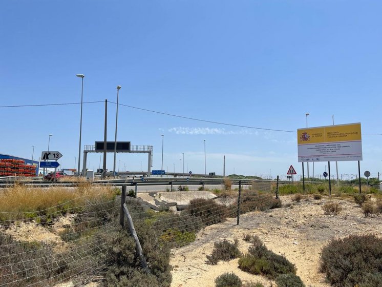 Valla cartel de obra de seguridad vial. San Fernando Cáidz.