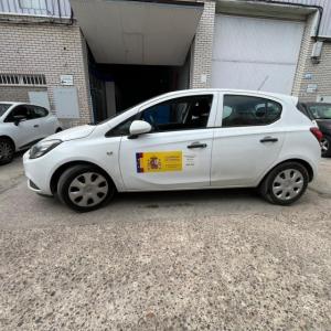 Rotulación de coche en impresión digital para La Secretaría de Estado y Comercio Sevilla.
