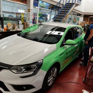 Rotulación integral de Renault Megan con vinilos fundidos. Sevilla.