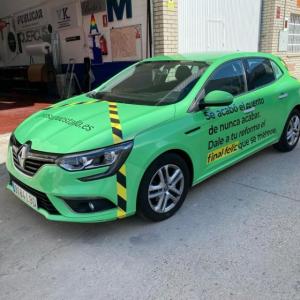 Rotulación integral de Renault Megan con vinilos fundidos. Sevilla.