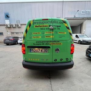 Rotulación integral de Volkswagen Caddy, con vinilos fundidos para Presupuestalia en Sevilla.