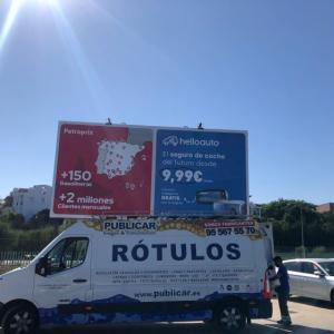 Rotulación de valla Petroprix. Sevilla.