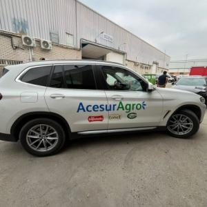 Rotulación en vinilo fundido, de laterales del coche para el equipo comercial de Acesur en Dos Hermanas Sevilla.