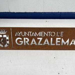 Rótulo cartel en acero cortén fresado para el Ayuntamiento de Grazalema.