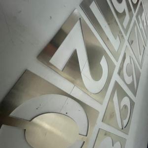 R&oacute;tulo plantilla en aluminio para Reepoxa Sevilla.