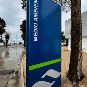 Tóten señalizadores en el recinto de Navantia. Trabajos para Fonsan-gestion Y Construccion SL de Sevilla.