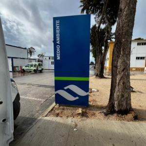 Tóten señalizadores en el recinto de Navantia. Trabajos para Fonsan-gestion Y Construccion SL de Sevilla.